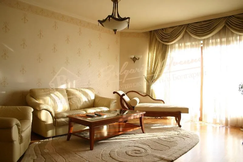 Дом имеет исключительный вид на море, расположен в г.Варна