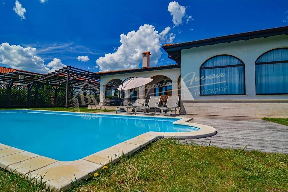 Вилла класса люкс с видом на море на 1 линии в BlackSeaRama Golf & Villas