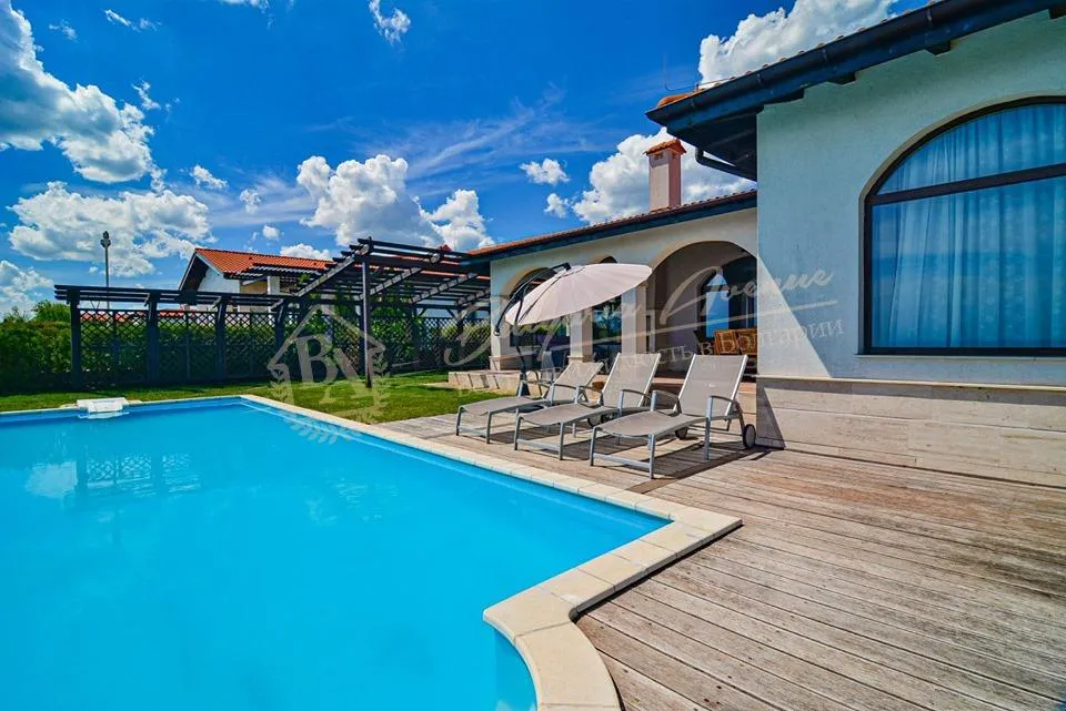 Вилла класса люкс с видом на море на 1 линии в BlackSeaRama Golf & Villas