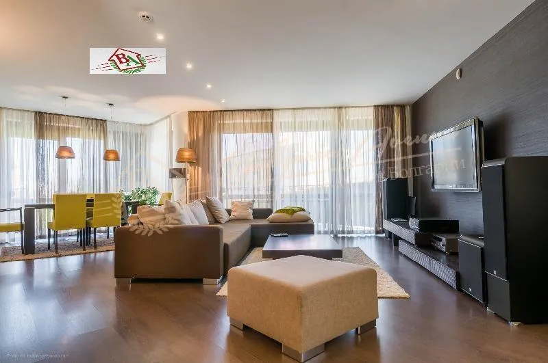 Современный, роскошный двухэтажный дом в популярном районе Варны - Траката