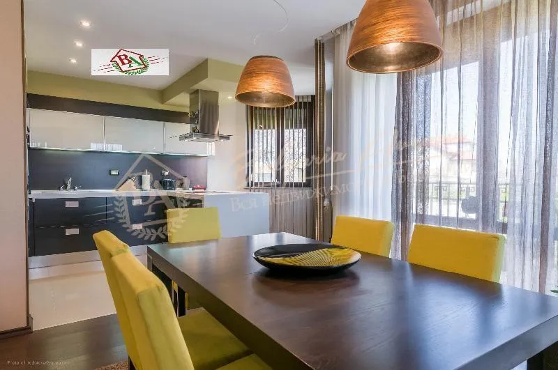 Современный, роскошный двухэтажный дом в популярном районе Варны - Траката