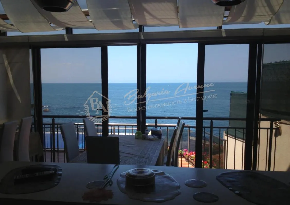 Роскошный дом с прекрасным видом на бухту