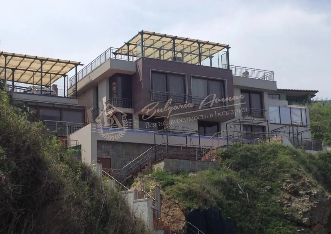 Роскошный дом с прекрасным видом на бухту