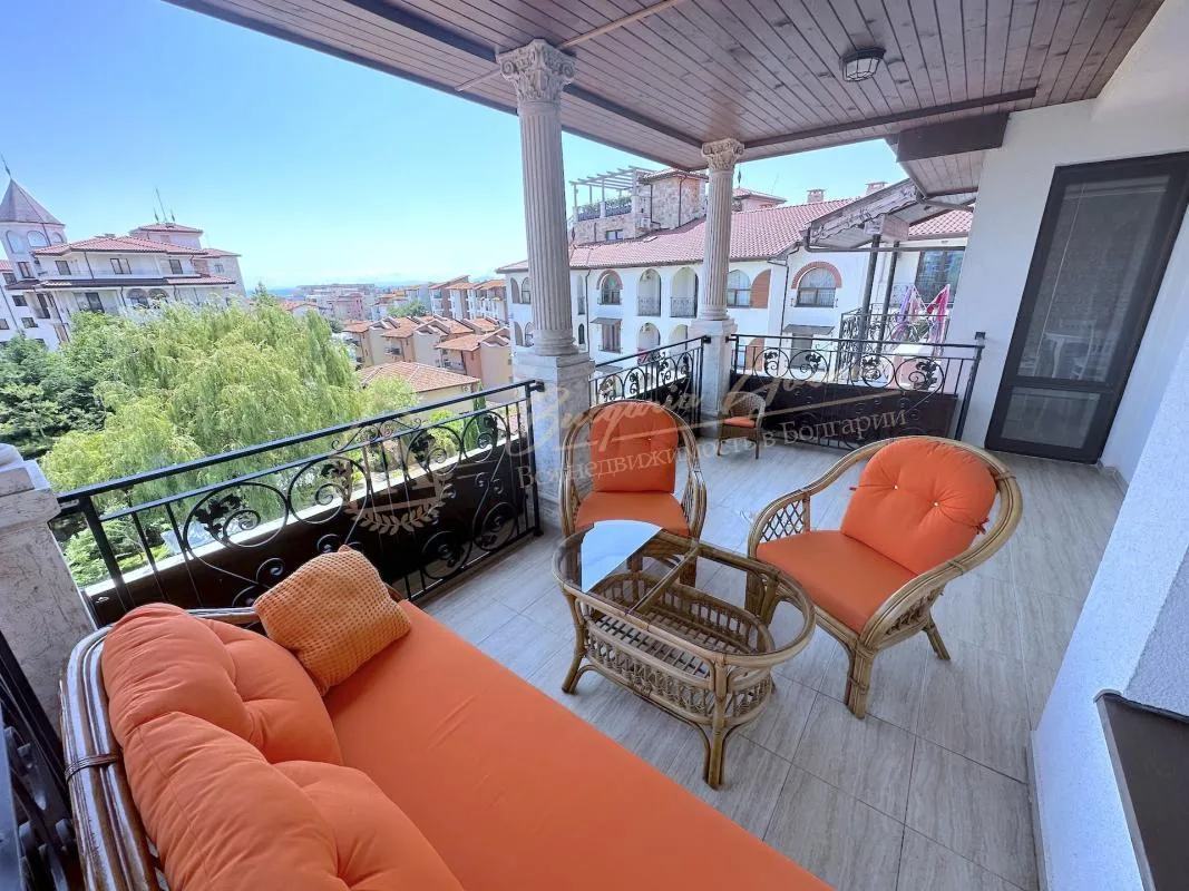 Элитная 3-комнатная квартира в престижном комплексе "Эстебан", Несебр. Квартира продается с подземным паркоместом!