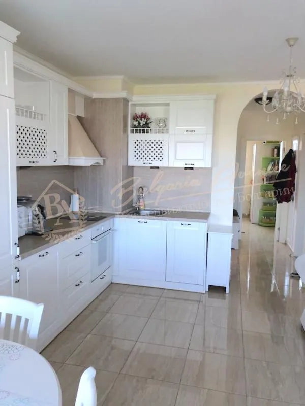 Элитная 3-комнатная квартира в престижном комплексе "Эстебан", Несебр. Квартира продается с подземным паркоместом!