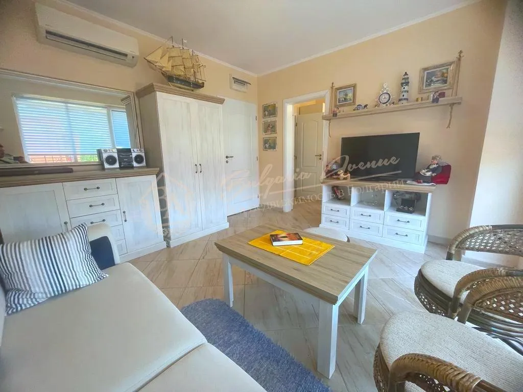 Двухкомнатный апартамент в элитном комплексе «Венера Палас», курорт Солнечный берег