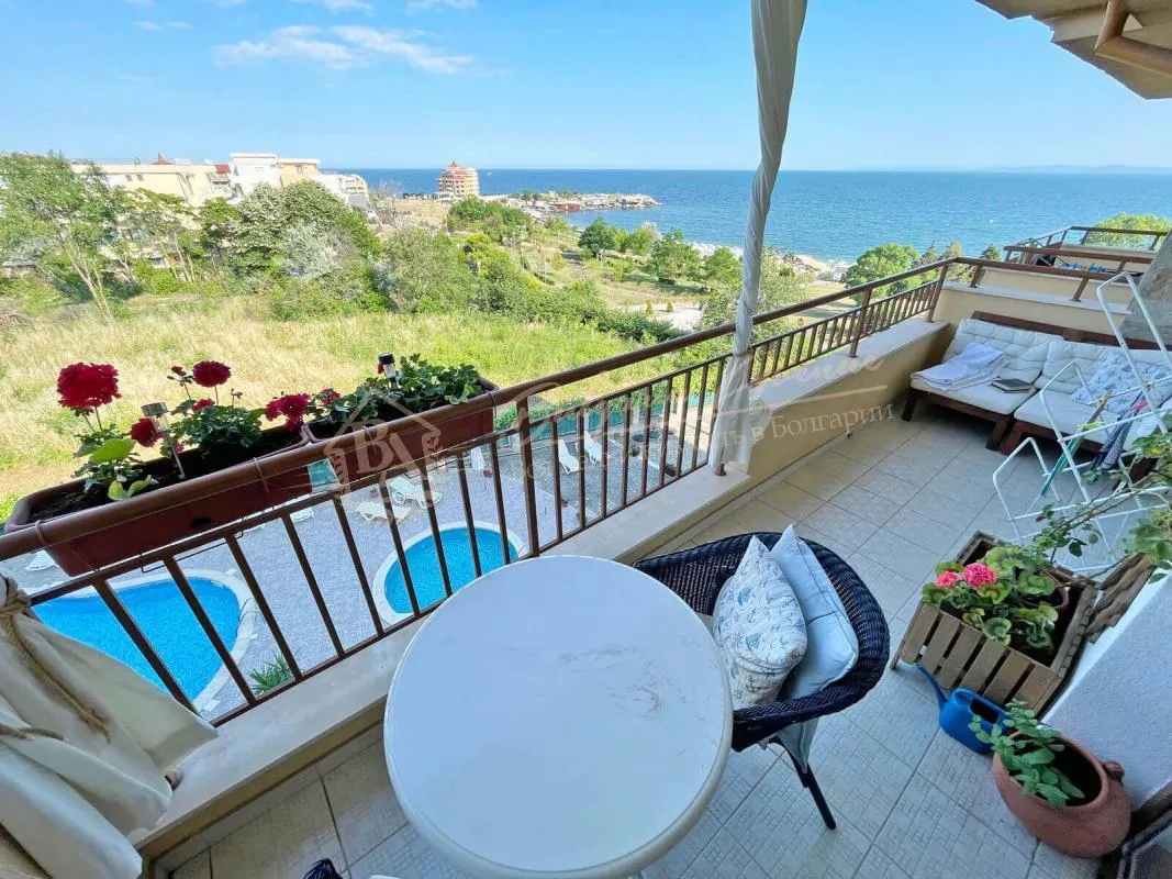 Апартамент с видом на море в "Дрим Холидей", курортный поселок Равда