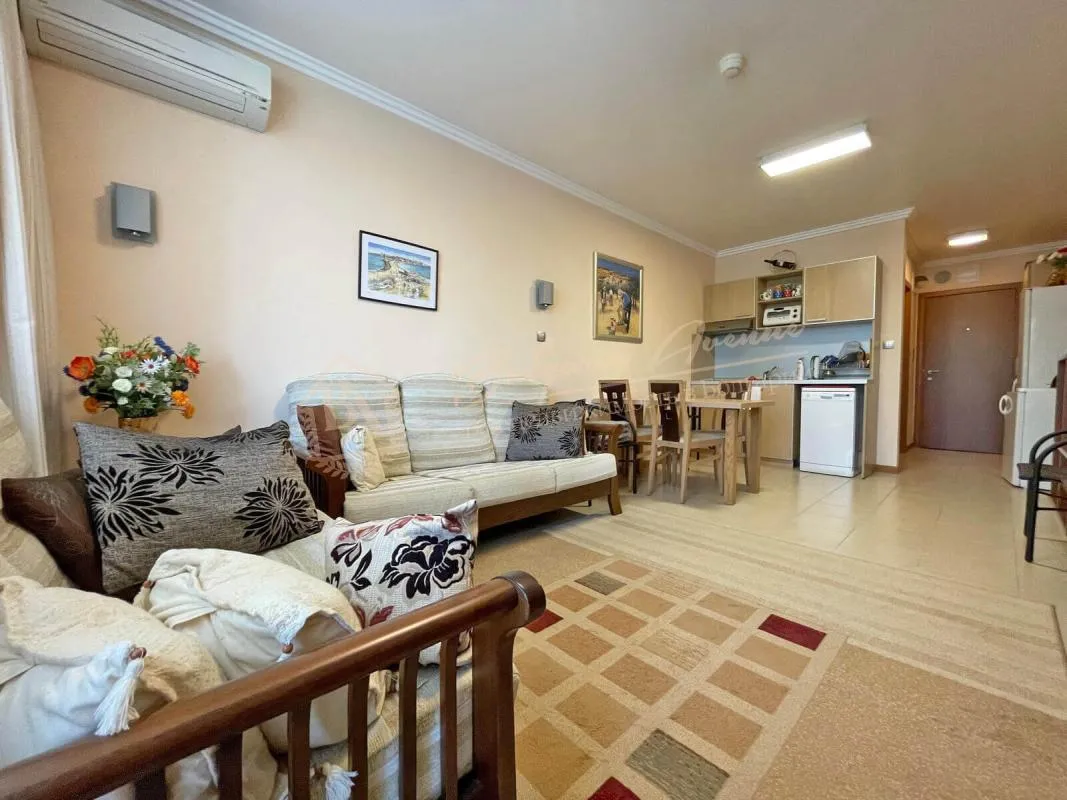 Студия в элитном комплексе "Эмеральд", курортный поселок Равда