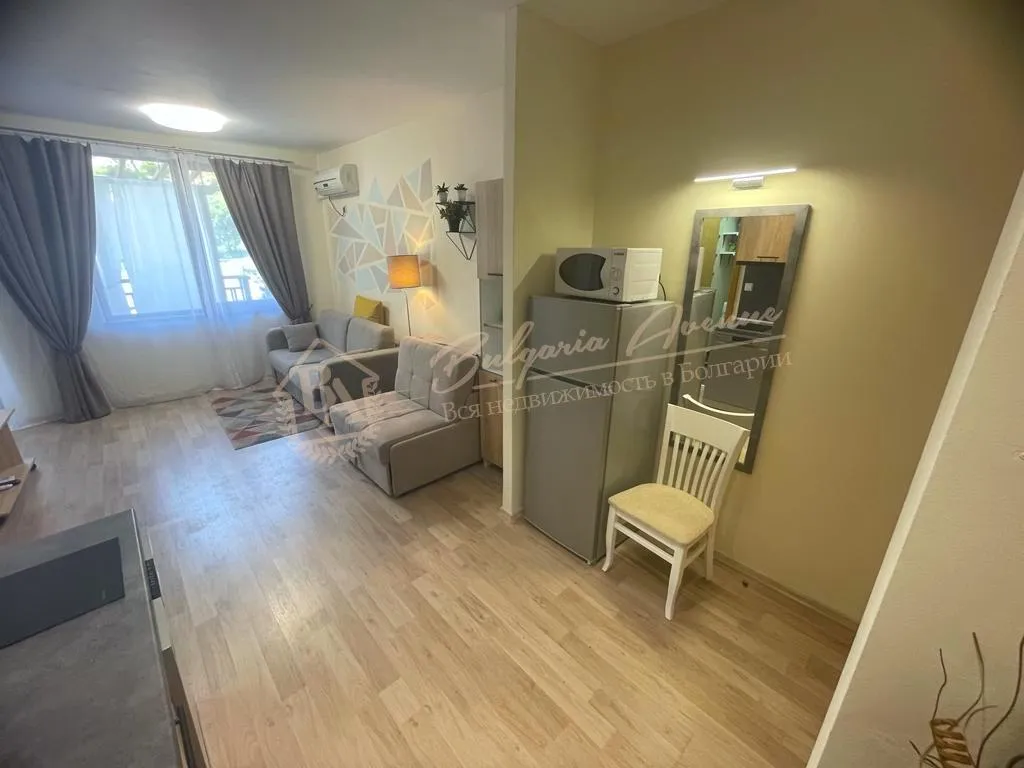 Новая квартира - студия в комплексе "Райский Сад" на 1 линии в Святом Власе