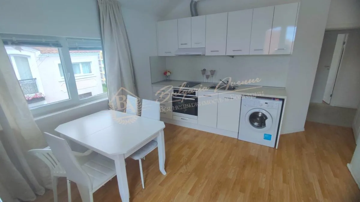 Трехкомнатный апартамент в комплексе "Романс Марин", Солнечный берег