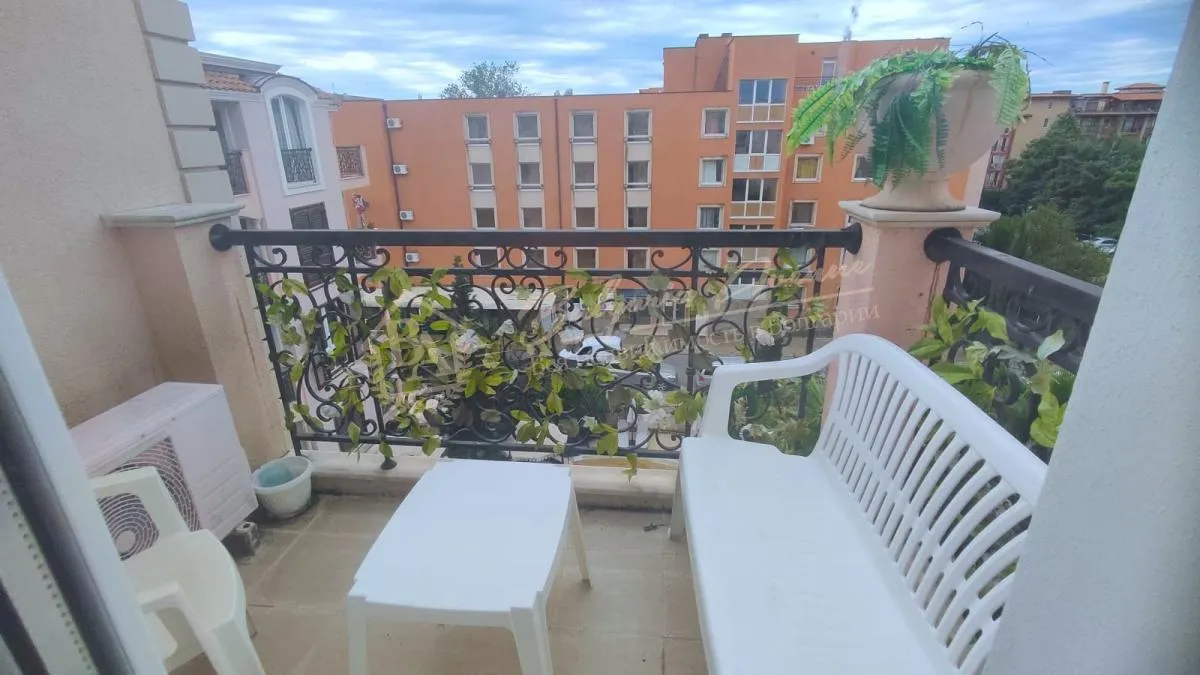 Трехкомнатный апартамент в комплексе "Романс Марин", Солнечный берег