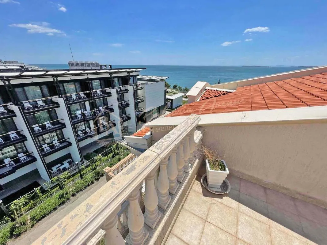 Трехкомнатный апартамент в "Роял Бэй", Святой Влас - вид на море