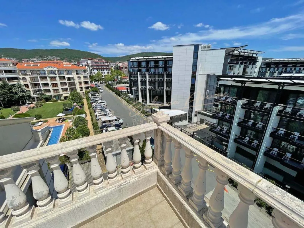 Трехкомнатный апартамент в "Роял Бэй", Святой Влас - вид на море