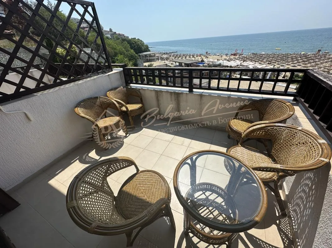 Двухкомнатный апартамент в комплексе на первой линии моря "Арена-1", Святой Влас