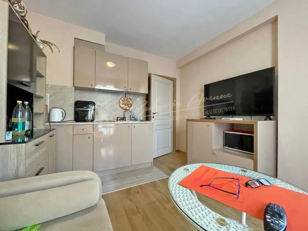 Двухкомнатный апартамент в комплексе "Мессембрия Палас", Солнечный берег