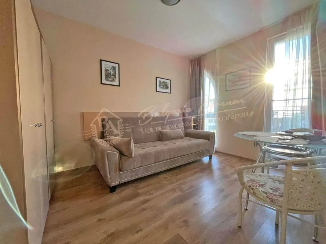 Двухкомнатный апартамент в комплексе "Мессембрия Палас", Солнечный берег