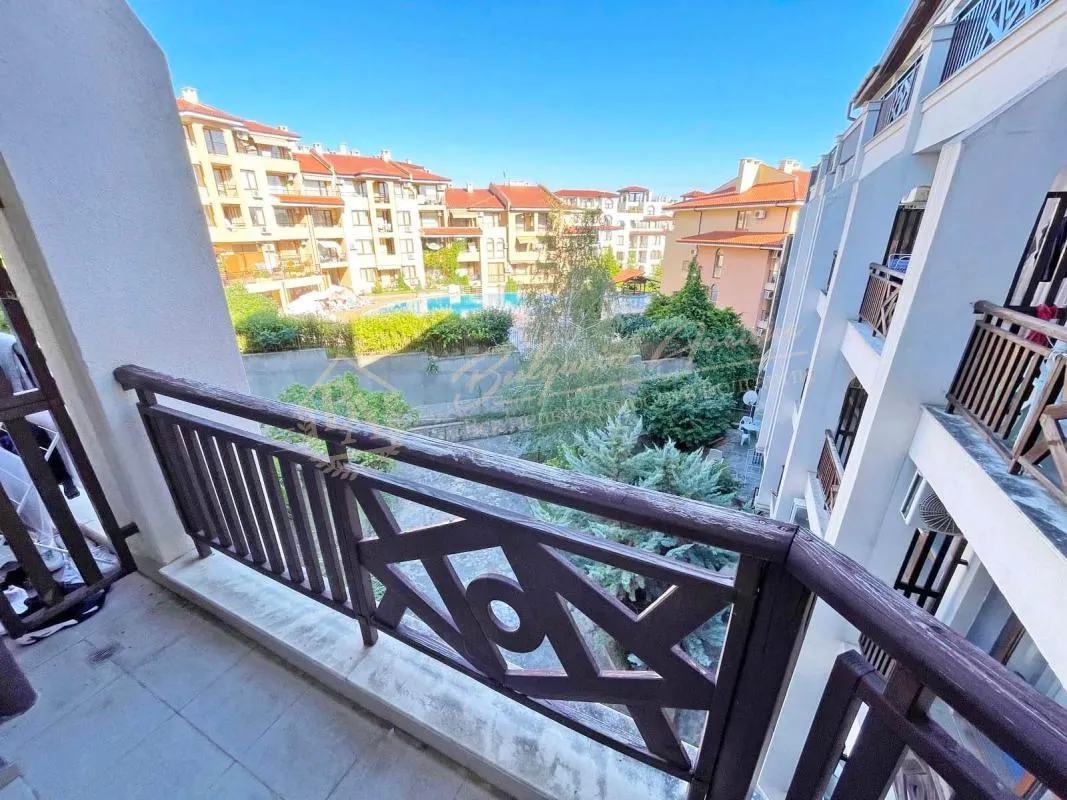 Просторная меблированная студия в комплексе "Роял Палм", Святой Влас