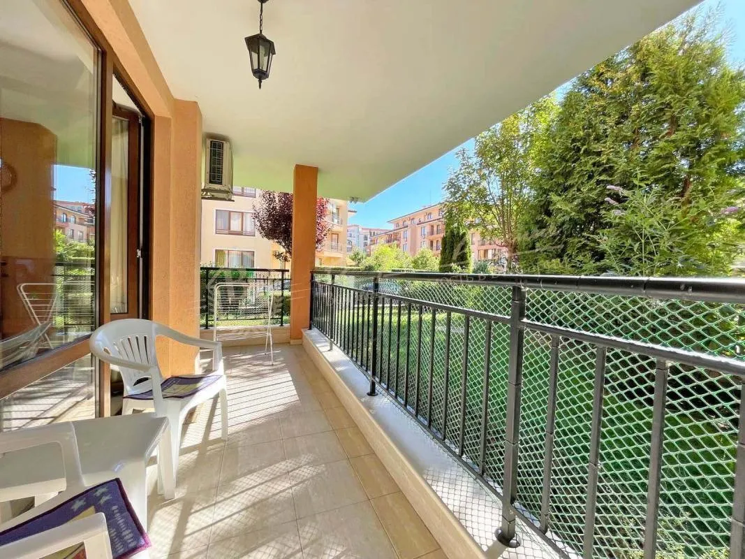 Двухкомнатная квартира с видом на сад в комплексе "Стар Дримс", Святой Влас