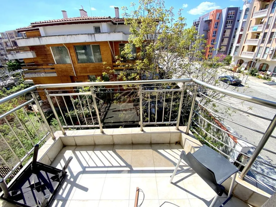 Двухкомнатный апартамент в комплексе «Персани-2», Солнечный берег