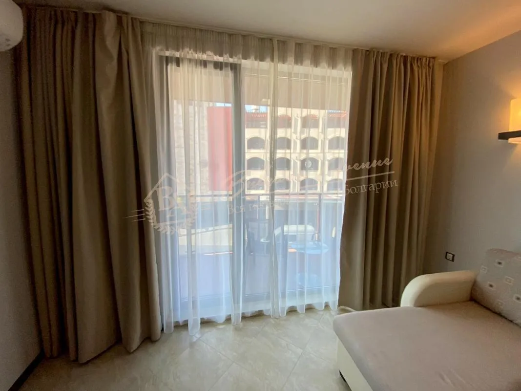 Двухкомнатный апартамент на первой линии от моря в комплексе «Галеон» Солнечный берег. Расстояние к морю - 100 метров