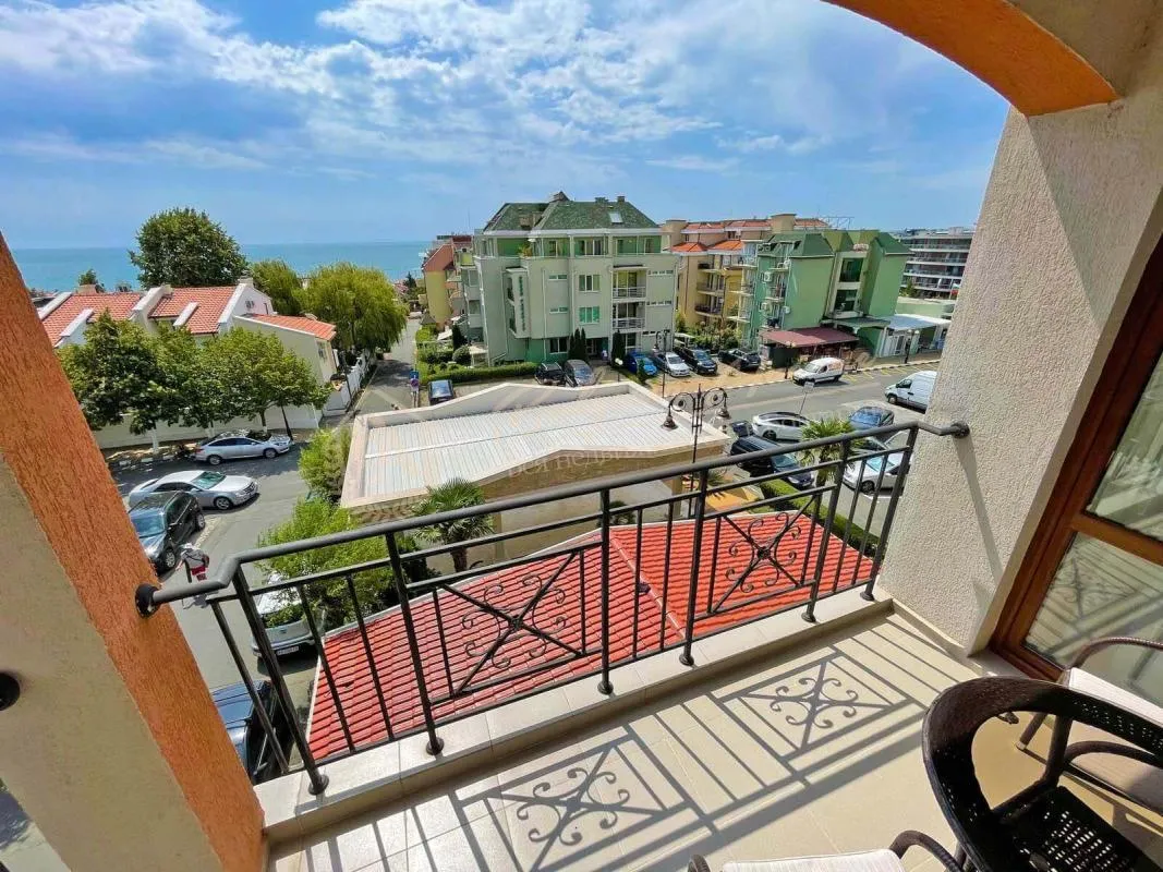 Двухкомнатная квартира с видом на море в комплексе "Викторио", Святой Влас