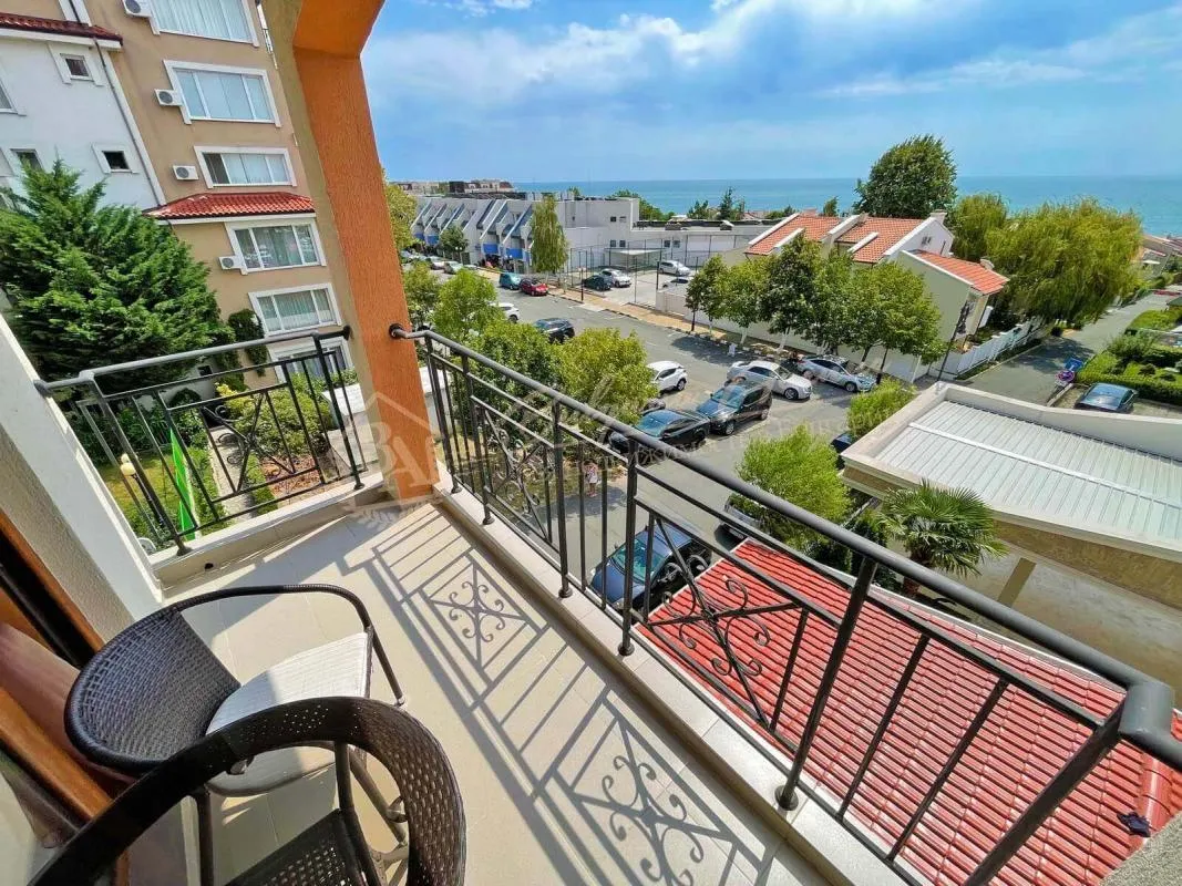 Двухкомнатная квартира с видом на море в комплексе "Викторио", Святой Влас