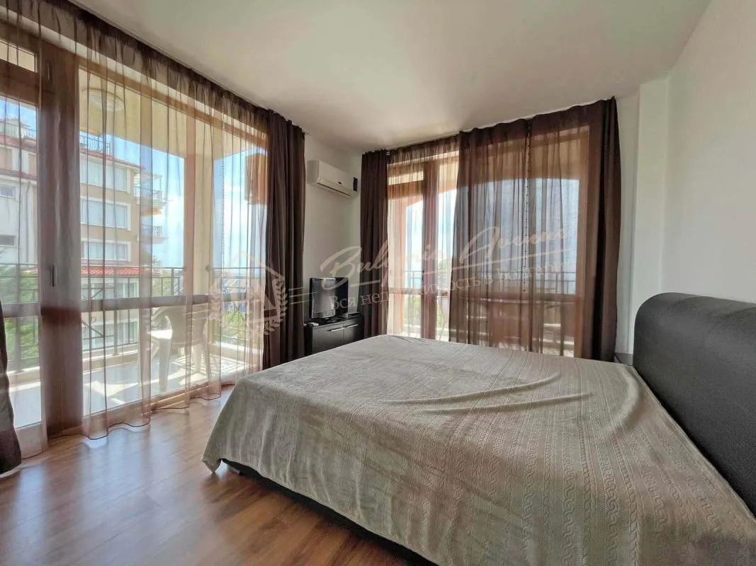 Двухкомнатная квартира с видом на море в комплексе "Викторио", Святой Влас