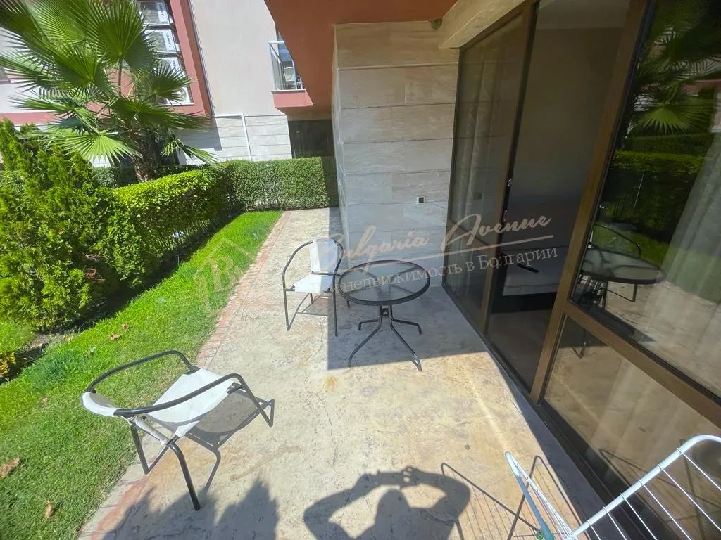 Двухкомнатный апартамент в комплексе «Тарсис» Солнечный берег - партер