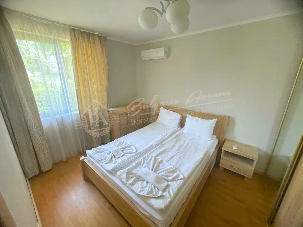 Двухкомнатный апартамент в комплексе «Тарсис» Солнечный берег - партер