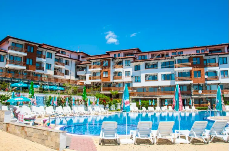 Двухкомнатный апартамент в комплексе "Гардения Хиллс" Солнечный берег