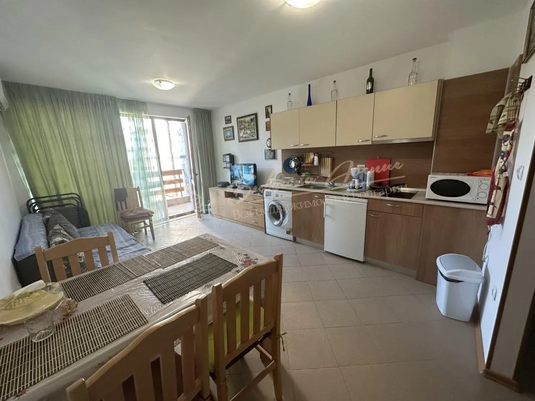 Двухкомнатный апартамент в комплексе "Гардения Хиллс" Солнечный берег