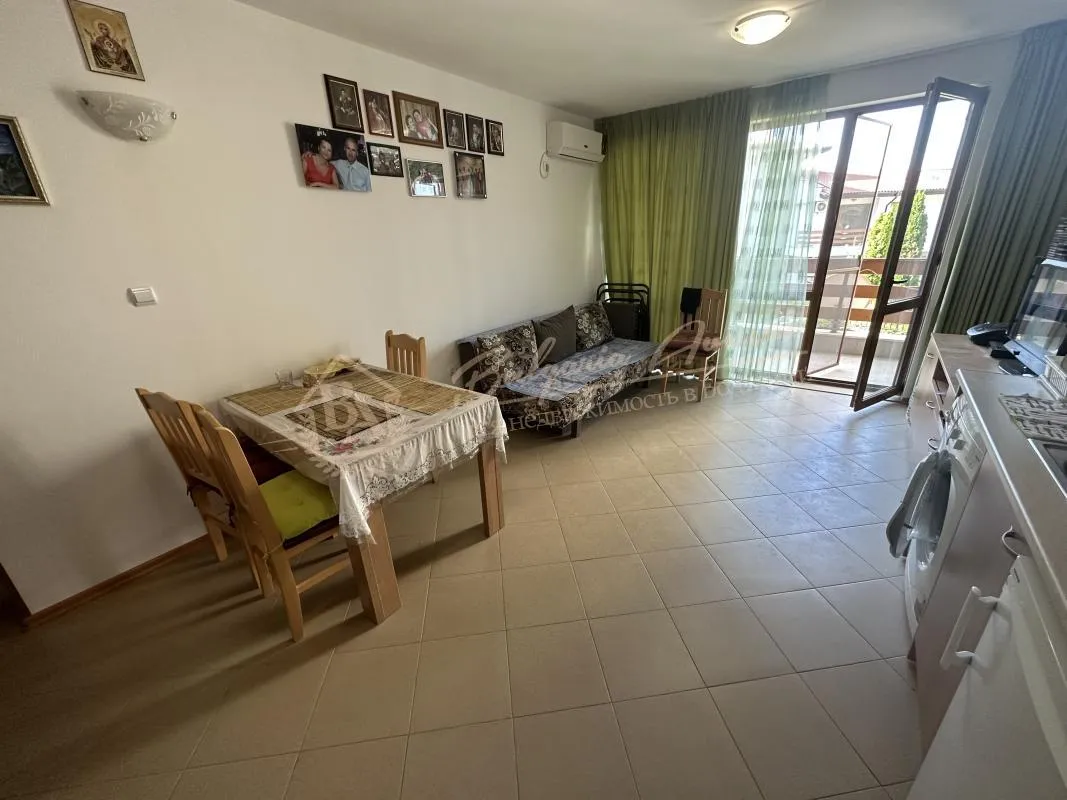 Двухкомнатный апартамент в комплексе "Гардения Хиллс" Солнечный берег