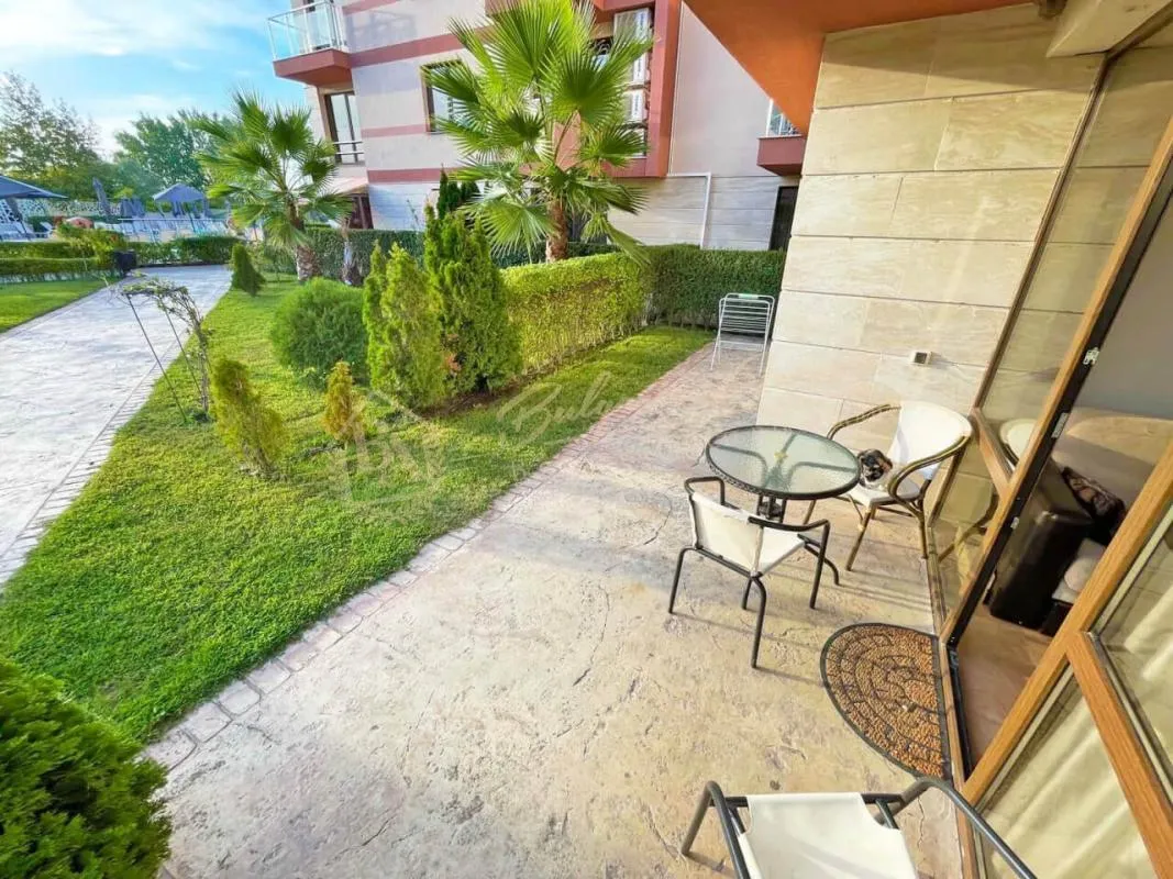 Двухкомнатная квартира на партере в комплексе "Тарсис", Солнечный берег