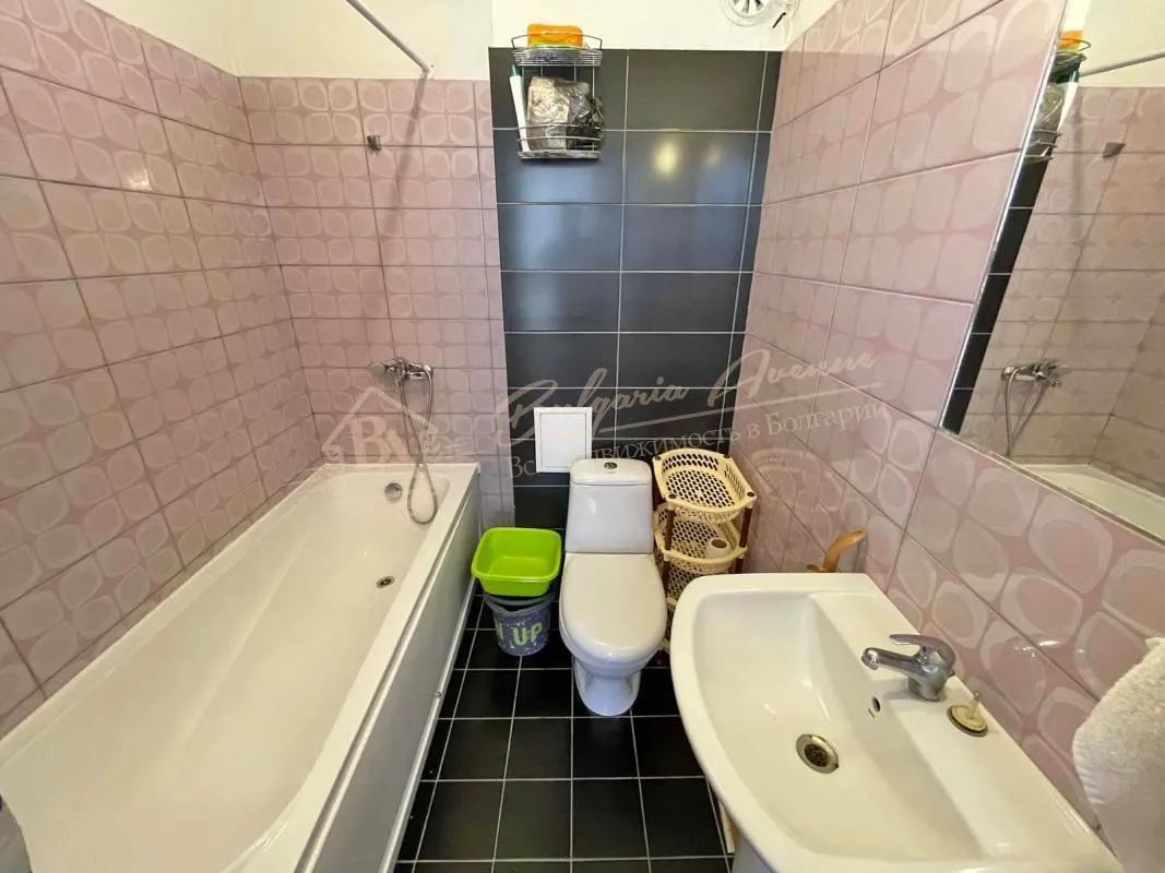 Двухкомнатный апартамент с 2 террасами в комплексе "Санни Вью Централ", Солнечный берег