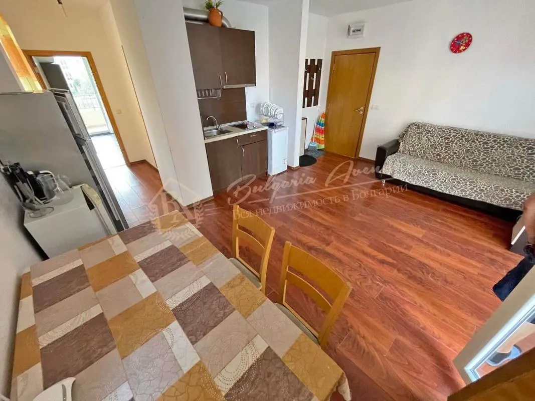 Двухкомнатный апартамент с 2 террасами в комплексе "Санни Вью Централ", Солнечный берег