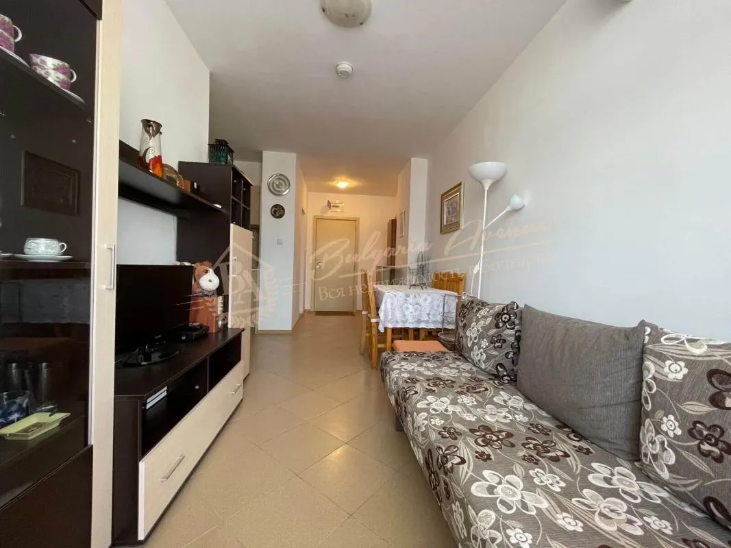 Двухкомнатная квартира в комплексе "Гранд Камелия", Солнечный берег