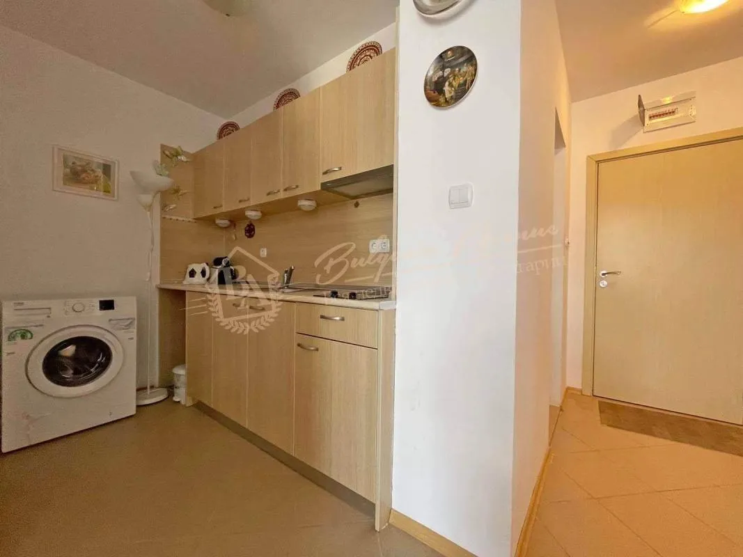 Двухкомнатная квартира в комплексе "Гранд Камелия", Солнечный берег