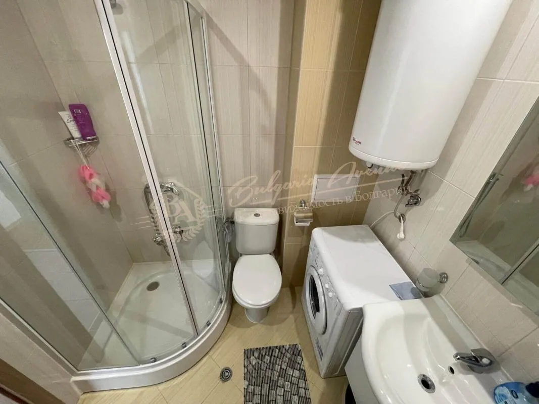 Студия в Orchid Fort, Солнечный берег- вид на бассейн