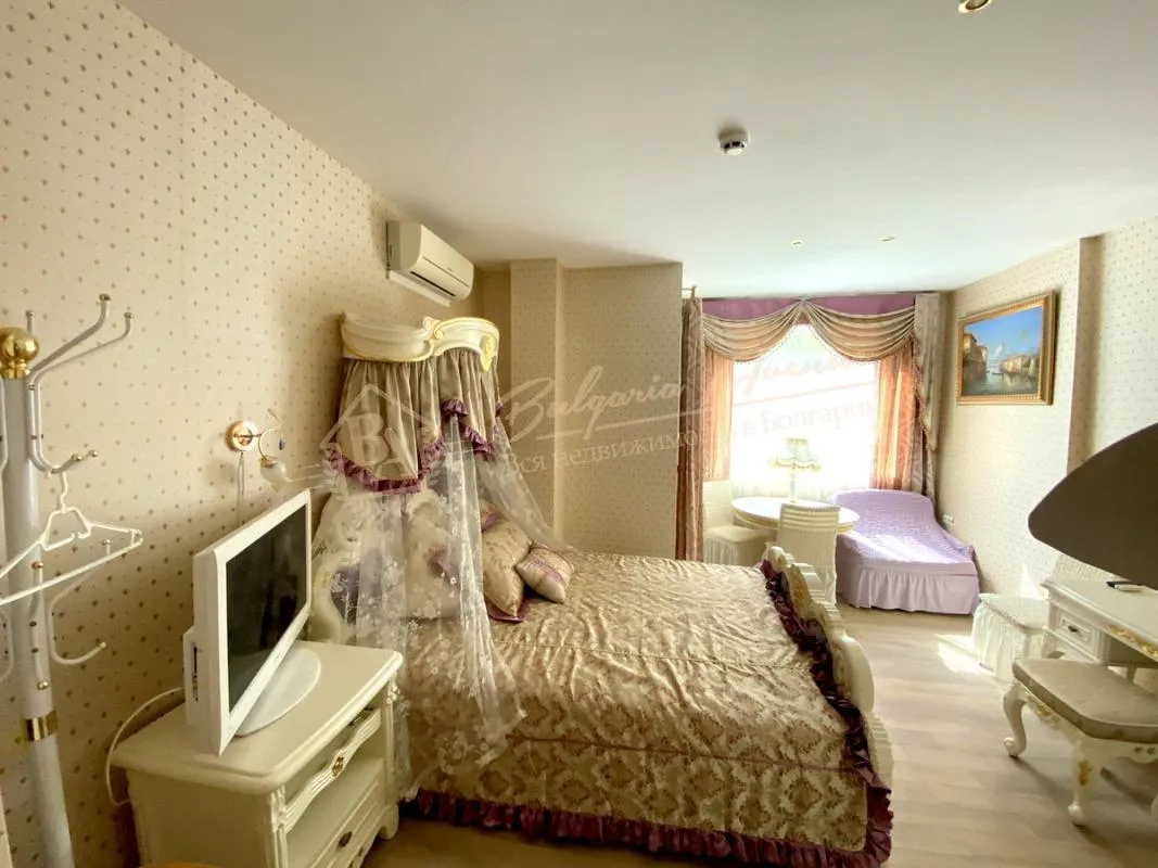 Квартира-студия в комплексе на первой линии от моря "Талиана Бич" Елените