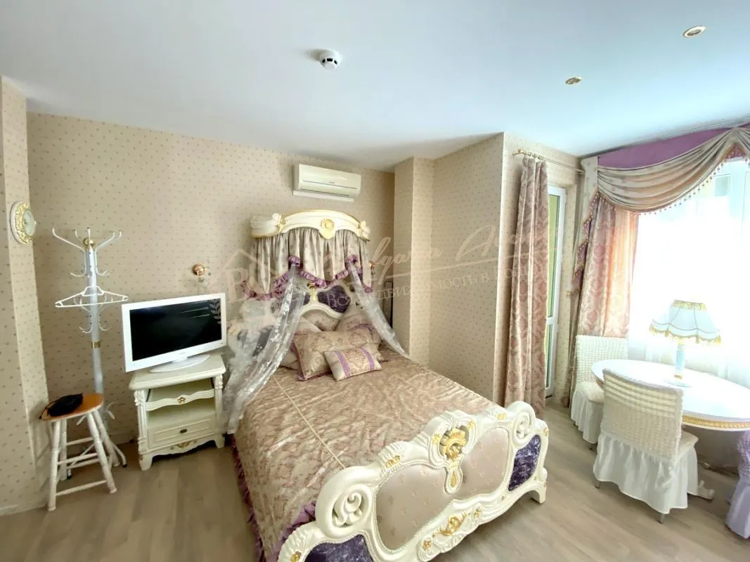 Квартира-студия в комплексе на первой линии от моря "Талиана Бич" Елените