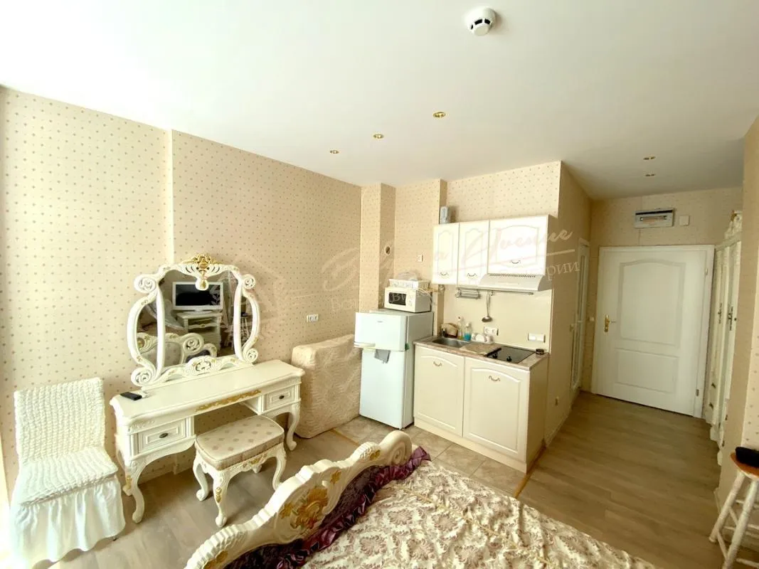 Квартира-студия в комплексе на первой линии от моря "Талиана Бич" Елените