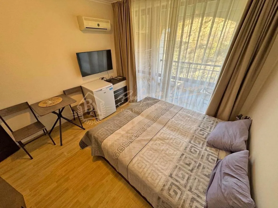 Студия в комплексе "Вилла Астория", курорт Елените. До моря - 400 метров