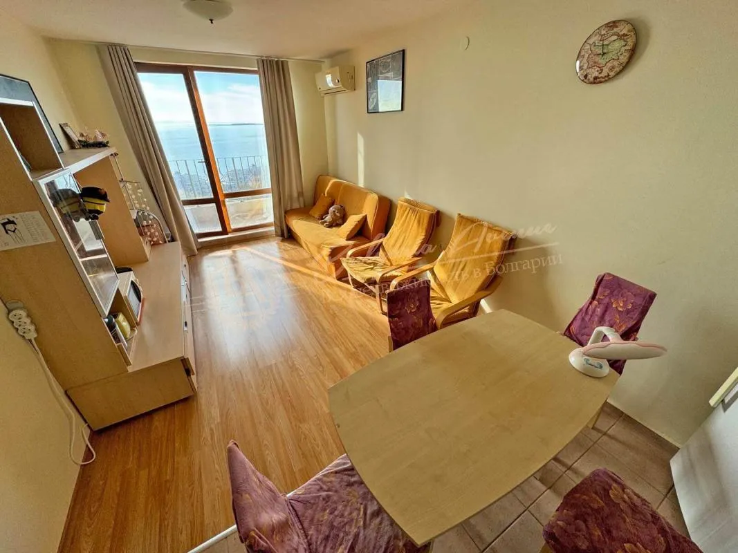 Трехкомнатный апартамент с видом на море в Sea Fort Club, Свети Влас