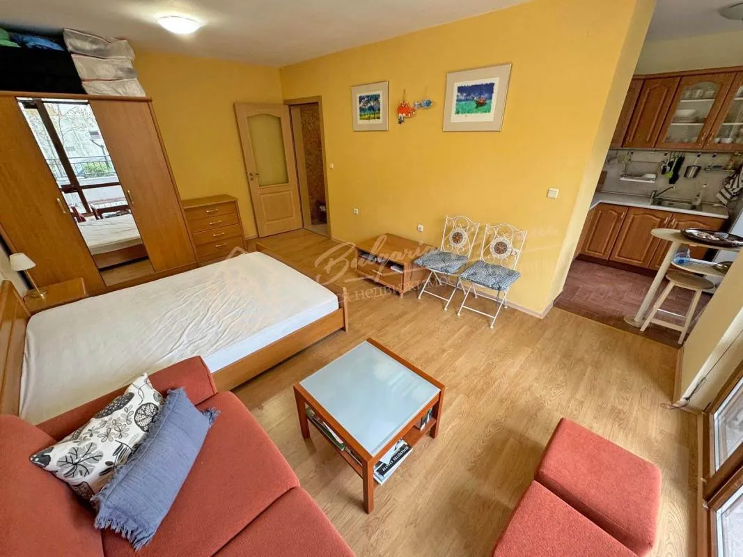 Продажа большой студии в комплексе Messambria Fort в Елените