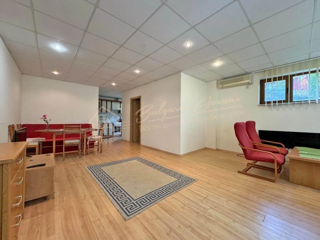 Меблированный апартамент с 1 спальней на партерном этаже в комплексе Messambria Fort, Елените