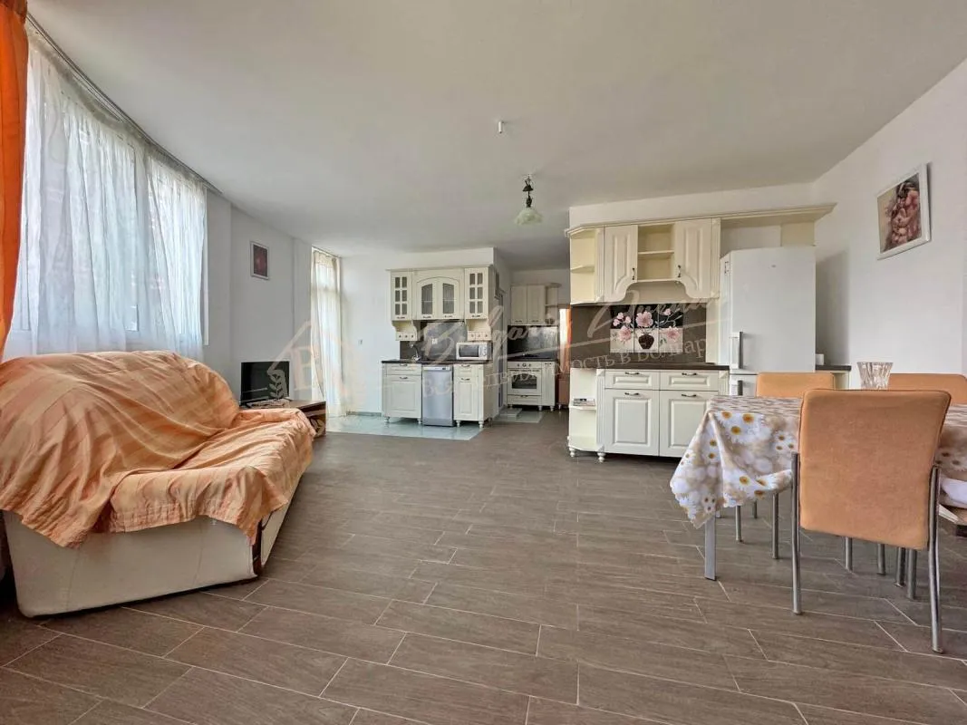 Большая меблированная квартира-студия в Aravana, Солнечный берег