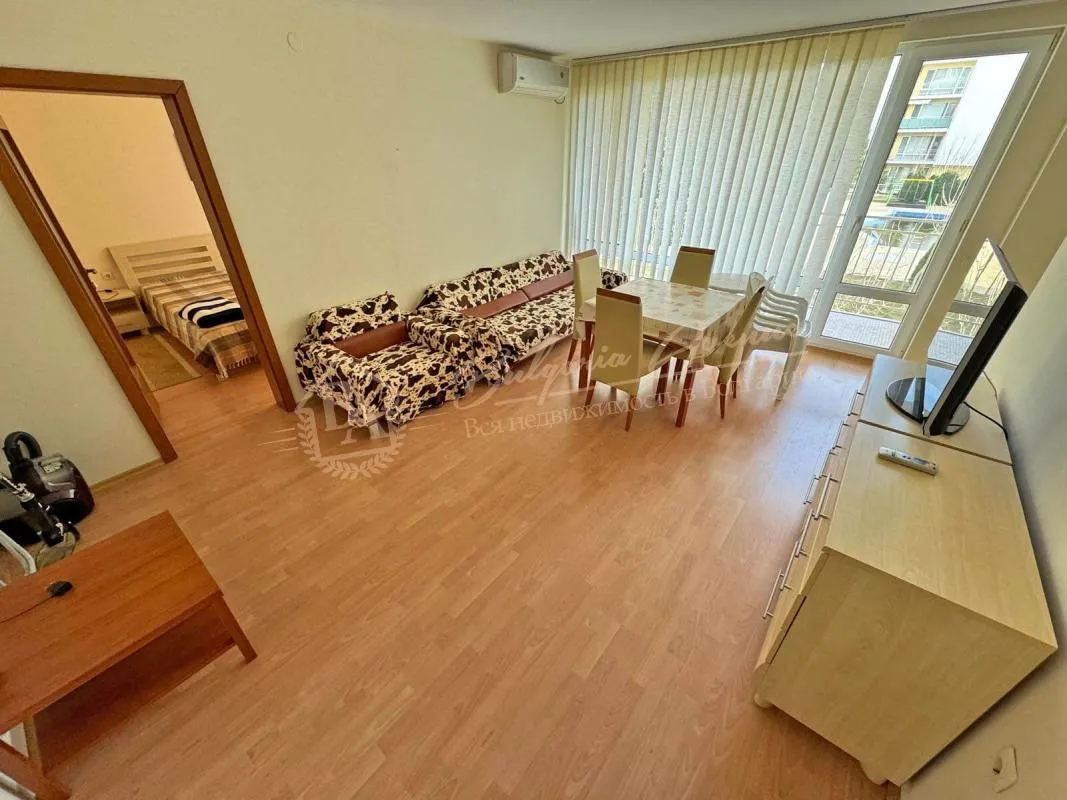 Меблированный апартамент с 1 спальней в комплексе Crown Fort, Свети Влас. Вид на море!