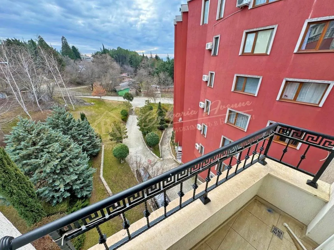 Просторная уютная квартира с 1 спальней в комплексе Rich, Несебр