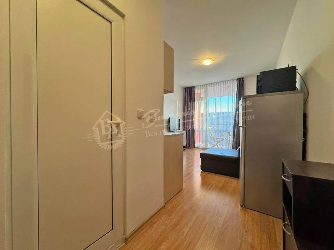 Меблированный апартамент с 1 спальней  в комплексе "Гербер Резиденс 3", Солнечный берег