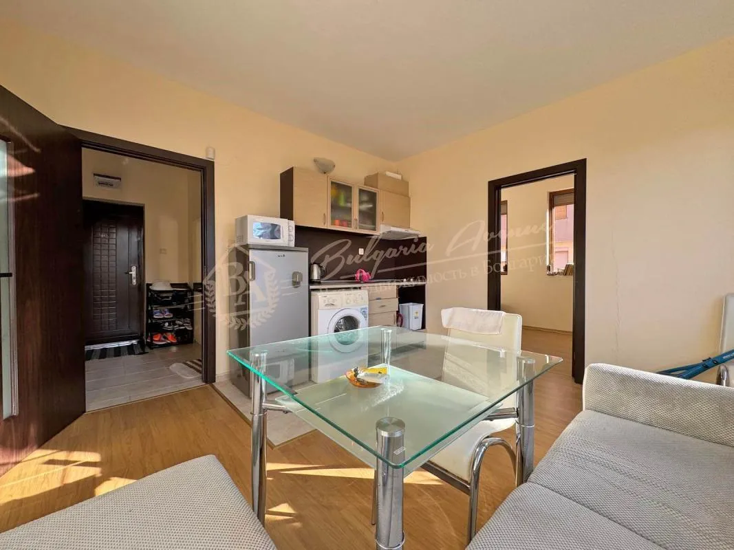 Апартамент с 1 спальней в комплексе "Элитония", курортный поселок Равда